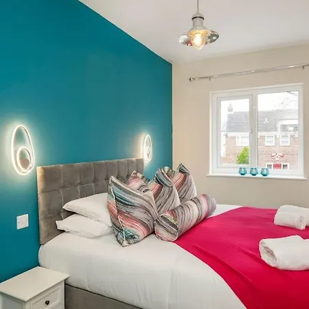The Milton - Stylish Terraced Holiday home