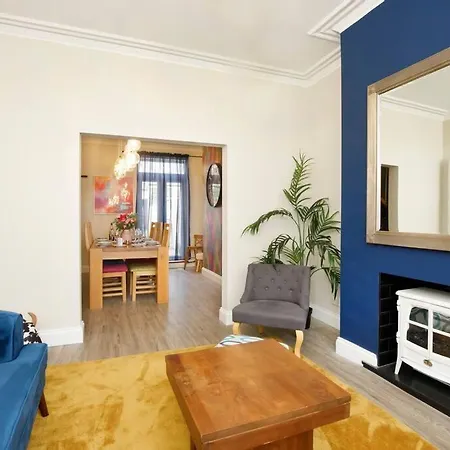 The Milton - Stylish Terraced Holiday home *