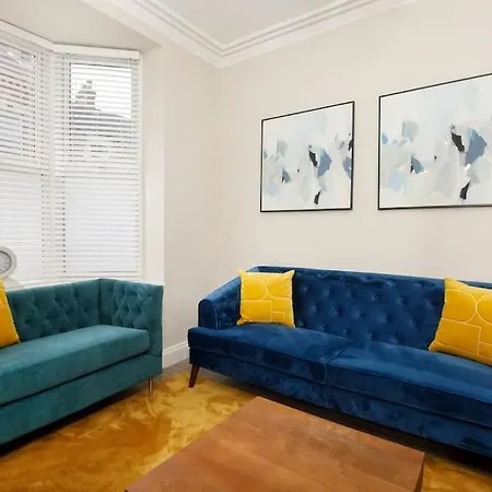 The Milton - Stylish Terraced Holiday home
