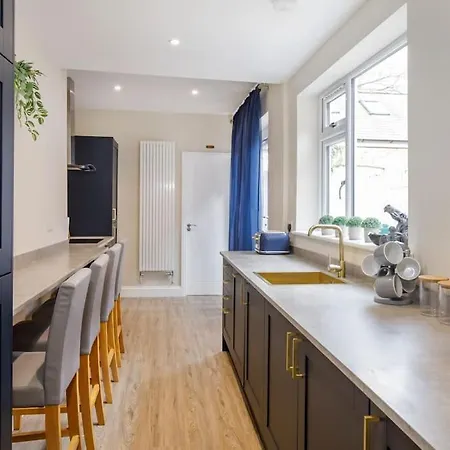 The Milton - Stylish Terraced York