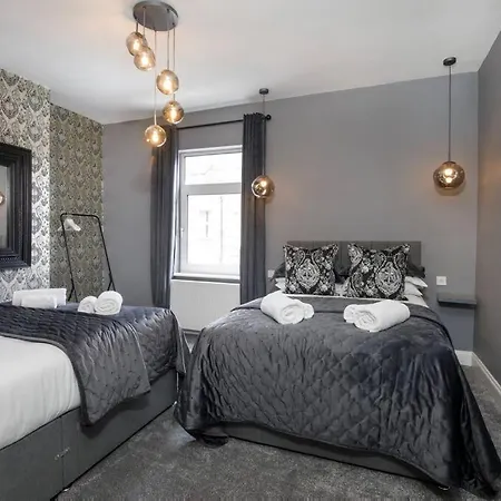 The Milton - Stylish Terraced Holiday home