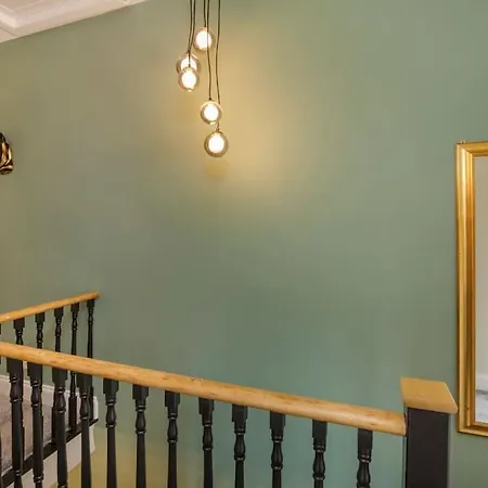 The Milton - Stylish Terraced