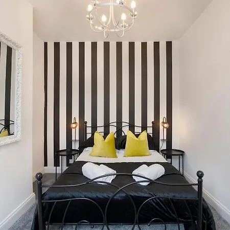 The Milton - Stylish Terraced * York