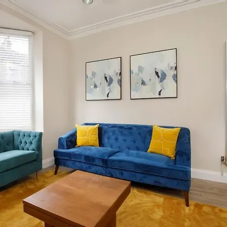 The Milton - Stylish Terraced *